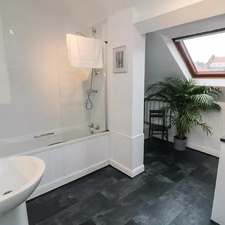 Saints Semesterbostad Scarborough